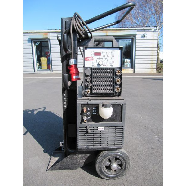 Location TIG 300 A/380 V TRI Refroidi - Chariot