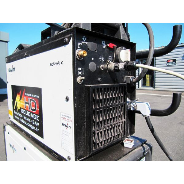 Location TIG 300 A/380 V TRI Refroidi - Chariot