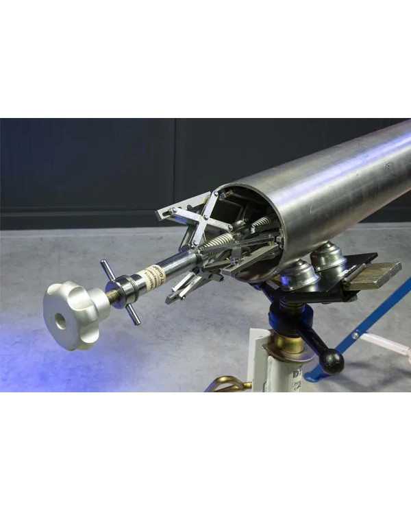 Internal Manual Pipe Clamp (IMC) for welding flanges to pipes