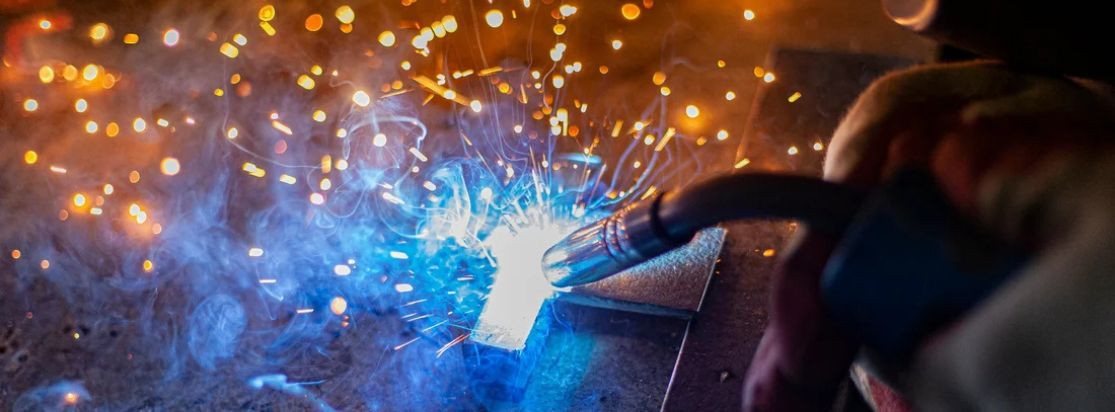 How to Weld Cast Iron: Techniques, Electrodes & Crack Prevention